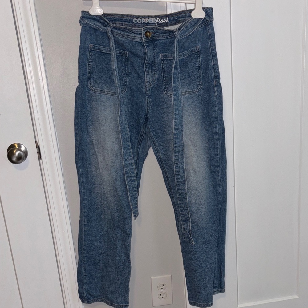 Women's Cropped Blue Jeans